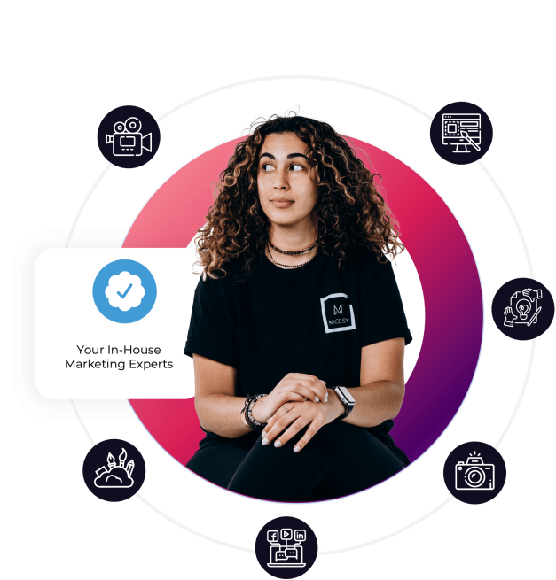 Expert marketing Maccasy entouré de services créatifs, digitaux et média